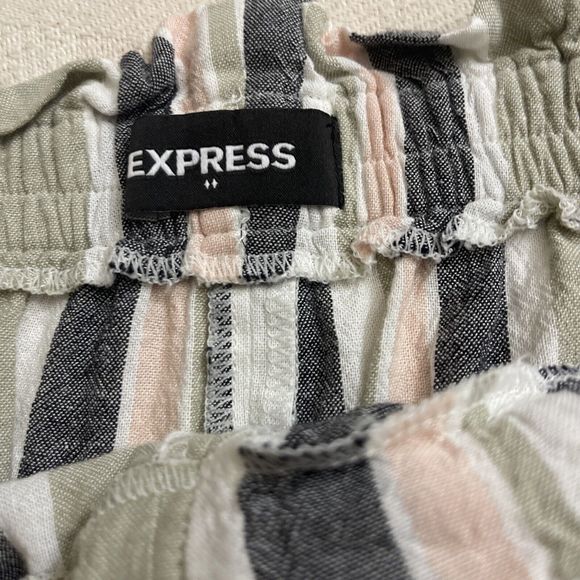 Express Women’s Shortie Super High Rise Shorts. Striped. Size S/P - Picture 2 of 7